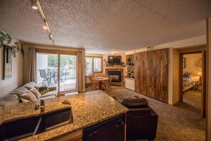 SWP Iron Horse C1023 view from kitchen to living area