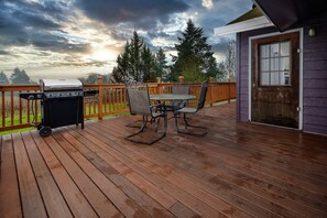 "This was a lovely house for the weekend with friends in wine country. A lot of outdoor space, and great hosting capabilities for a big group!" -Bryan