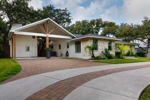 Lots of space to park:  circular drive and 2 car carport.