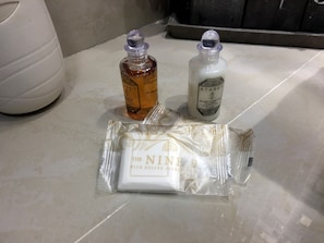 Bathroom amenities