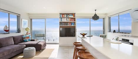 Open Plan Ocean Bliss