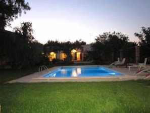 Swimming pool