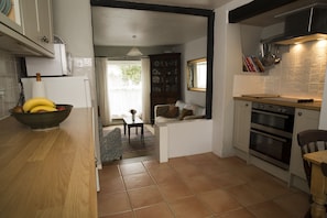 kitchen through to lounge