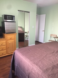 Private Room in Miami Close to Downtown and Little Havana.