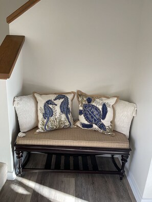 Foyer bench