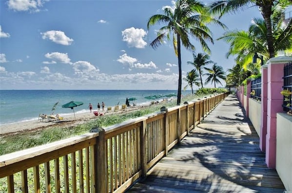 Across from Ft Lauderdale Beach!