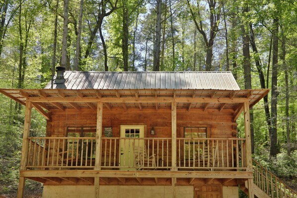 Yellow Door Cabin