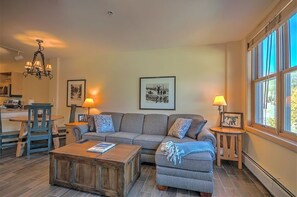 River Run Village 1 bedroom condo with an open floorplan