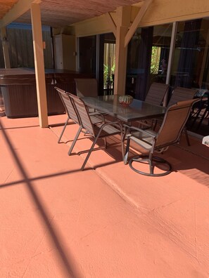 Outdoor Deck Area with Outdoor Table and Chairs

