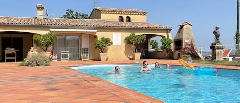 Abris piscine enlever en juillet août