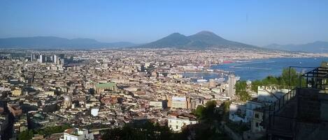 Vista del panorama a pochi metri dalla casa dal Piazzale di San Martino