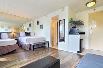 Affordable, Central Steps to the Beach & Canal