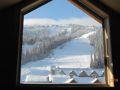 Deluxe Ski In/out Condo Located In Village Centre