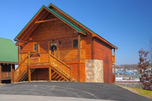 Exterior view of our brand new custom built cabin