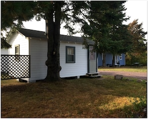 Free standing, self contained cottages just a short walk from the sandy beach of Eagle Harbor and the rugged coast line of Lake Superior