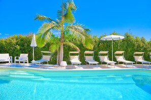 Garden, Pool
