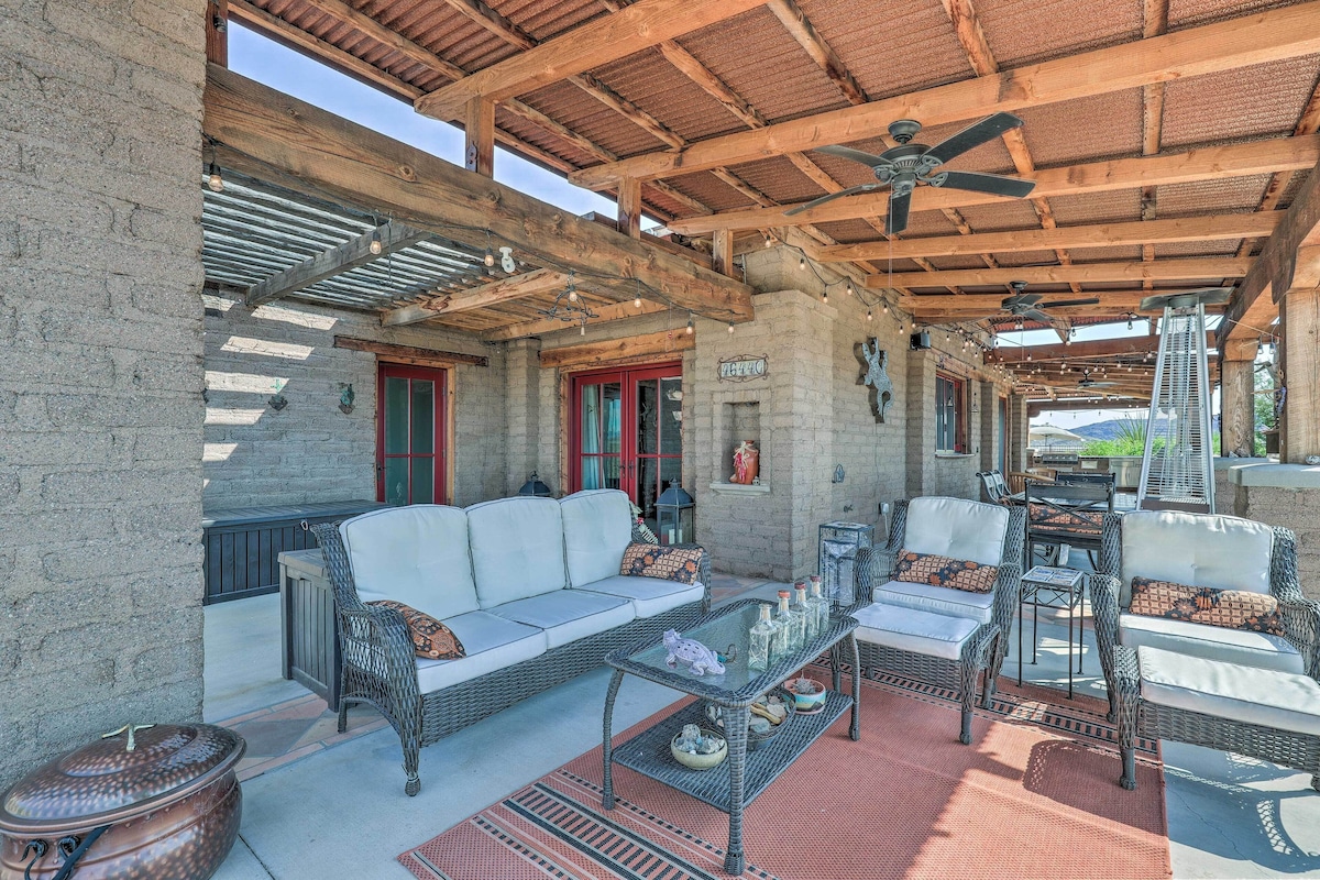 Luxe Phoenix Home: Infinity Pool & Outdoor Kitchen