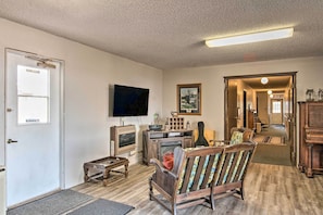 Enjoy access to a great common space throughout your stay.