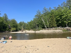 Private beach in walking distance on the Saco!