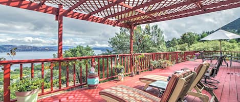 Kelseyville Vacation Rental | 3BR | 2.5BA | 2,400 Sq Ft | Stairs Required