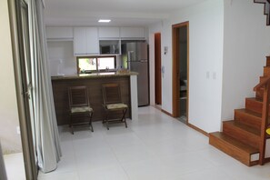 Sala e cozinha americana