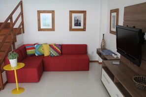 Sala com tv e sky