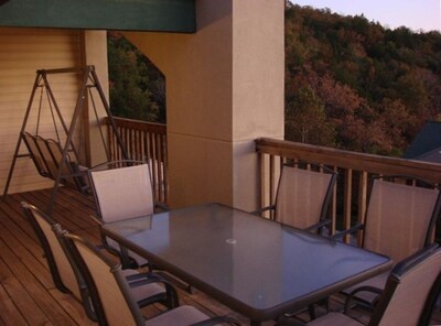 Best Value Panoramic Table Rock Lake View Near Silver Dollar City!