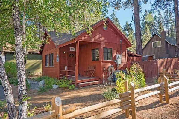 Romantic Tahoe Cabin