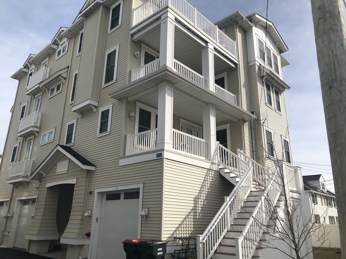 STEPS TO BEACH & BOARDWALK. 5BR/3BATH. Private Elevator!