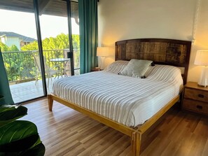 Master bedroom 1
King size bed with private balcony and bathroom.