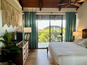 Master bedroom 1
King size bed with private balcony and bathroom.
