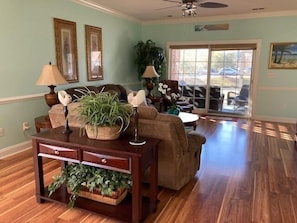 Living Room (2)