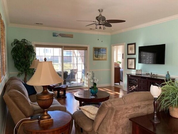 Living Room (1)