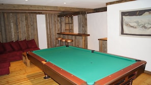 Snooker and bar living room
