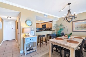 Dining area with snack bar