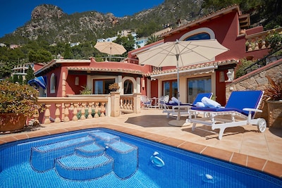 Great apartment house on Mallorca with private pool and sea views