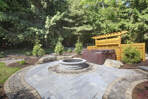An evening to remember at the fire pit & sparkling clean spa!