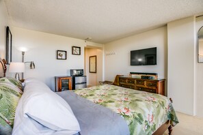 Queen Bed Studio