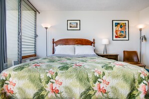 Queen Bed Studio