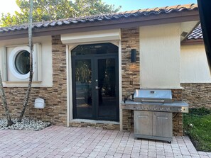 Guesthouse SE View and Barbecue Grill