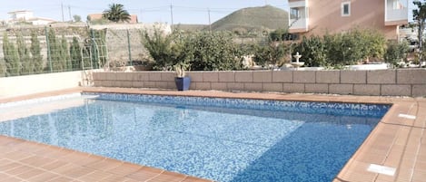 Large private pool for guests