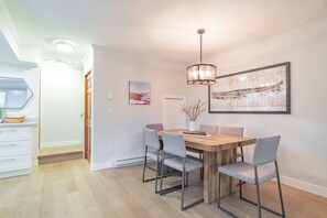 Dining area: Seats six people