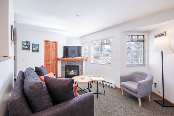 Living area: Smart TV