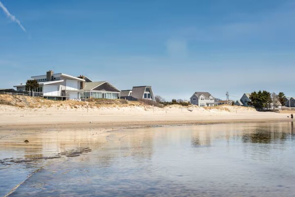 ON WATER LOOKING TO FRONT OF HOUSE
