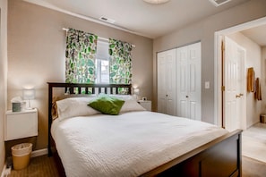 Comfortable Queen bed with premium cotton linens