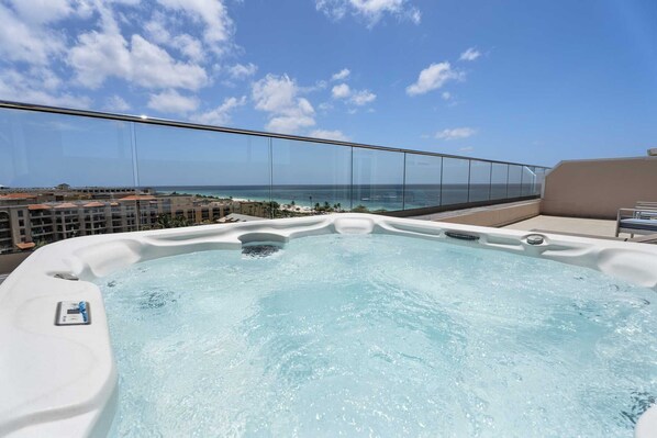 Outdoor spa tub