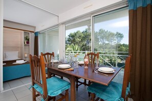 Welcome to your cozy and bright 1 bedroom apartment on the golf course!