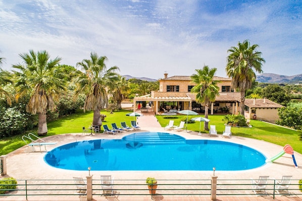 Vacation finca with large pool in Mallorca  