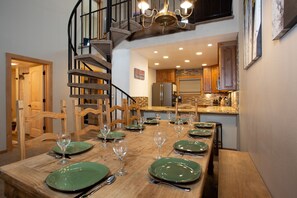 Dining table comfortably seats 10 and breakfast bar seats 2-3.