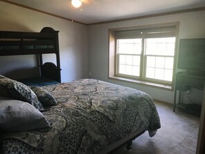 Master Bedroom (2)